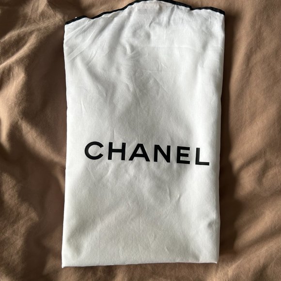 Authentic CHANEL Fabric Dust Bag - Premium Protection for Your Luxuries - Picture 8 of 8